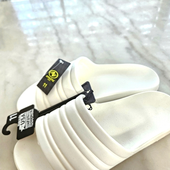 New Athletic Works White Slides - NWT - Picture 3 of 11